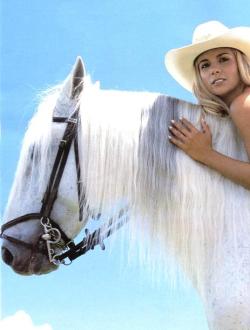 Carla-Perez-05