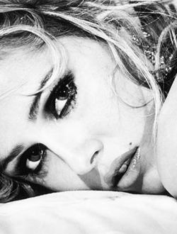 Deborah-Secco-06