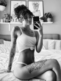 Selfie-Girls-25-1