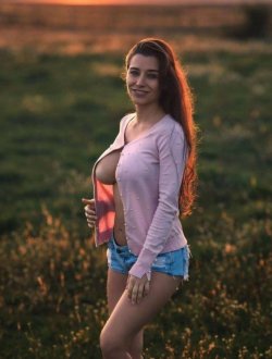 Braless-Girls-14-1