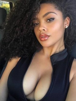 Braless-Girls-21-1