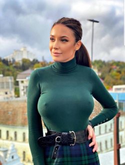 Braless-Girls-33