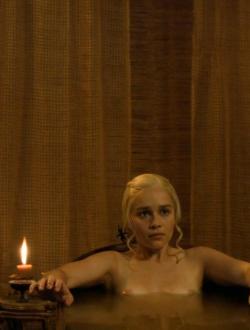 EmiliaClarke-GameOfThrones-s03e08-HD-03