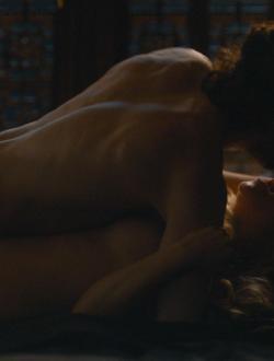 emilia_clarke_7d1d43