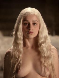 emilia_clarke_bfc8ff